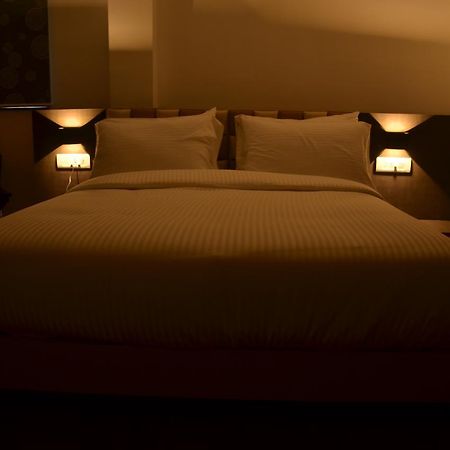 Hotel Aura Шиллонг Екстер'єр фото