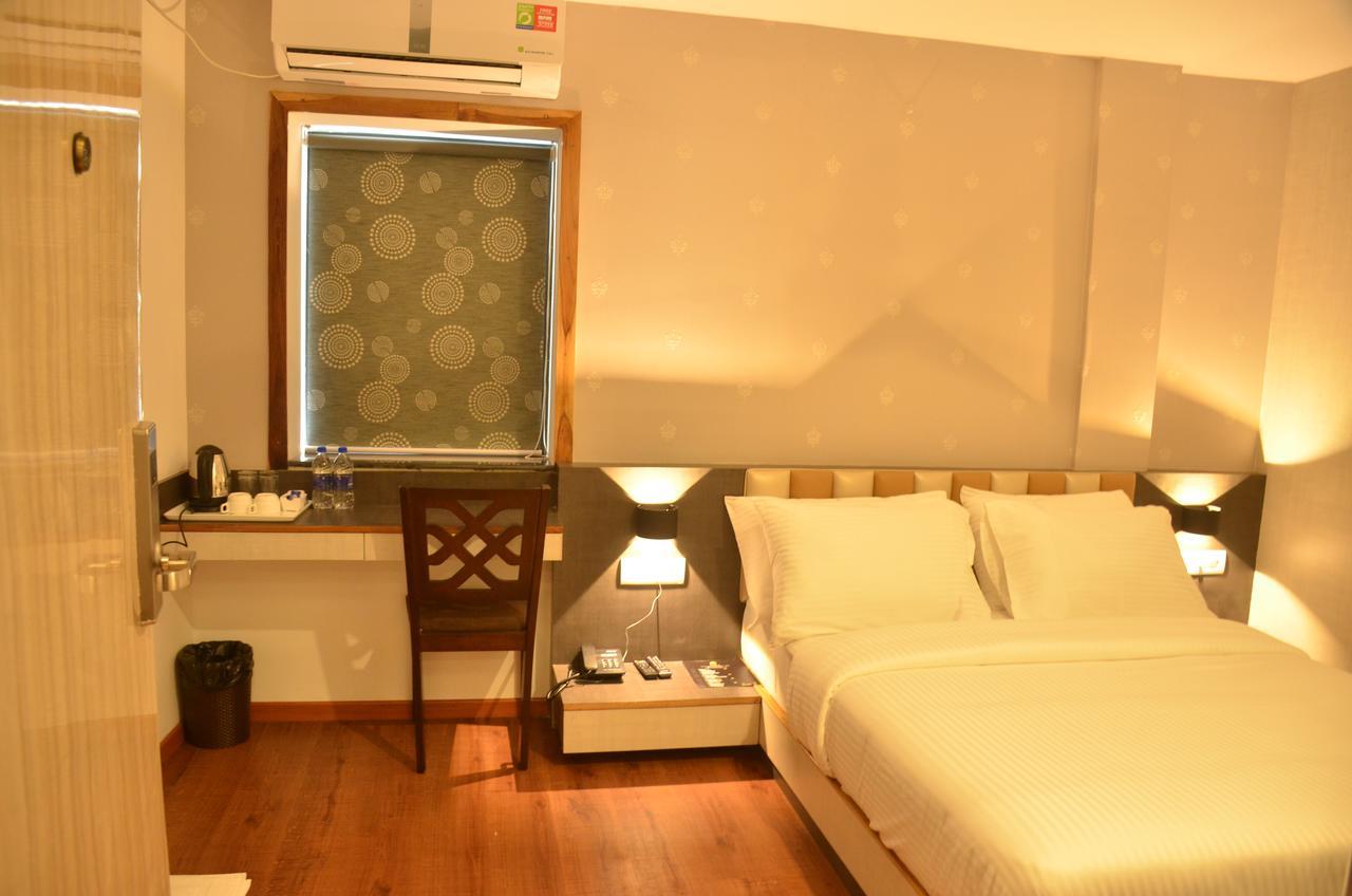 Hotel Aura Шиллонг Екстер'єр фото