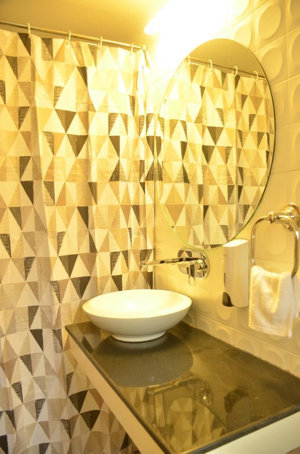 Hotel Aura Шиллонг Екстер'єр фото