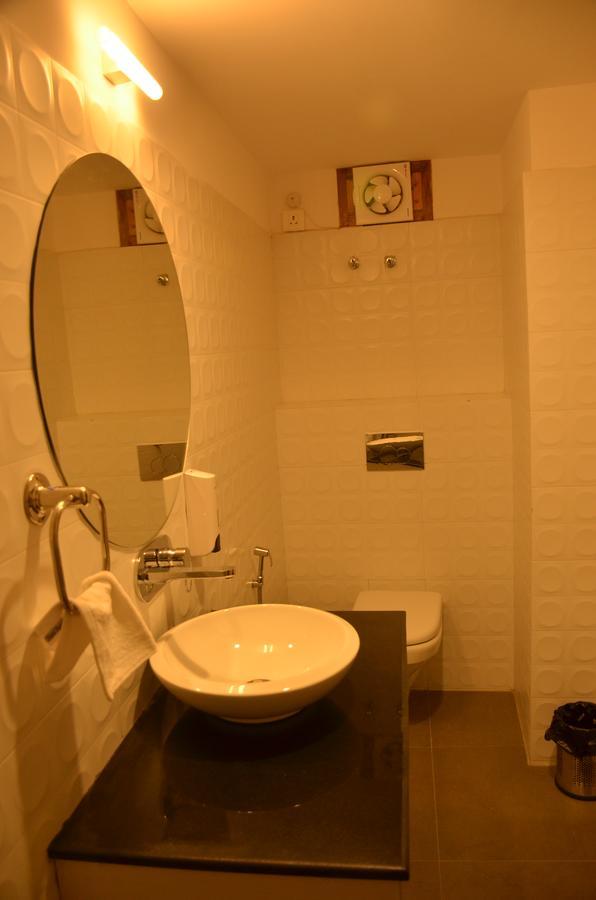 Hotel Aura Шиллонг Екстер'єр фото