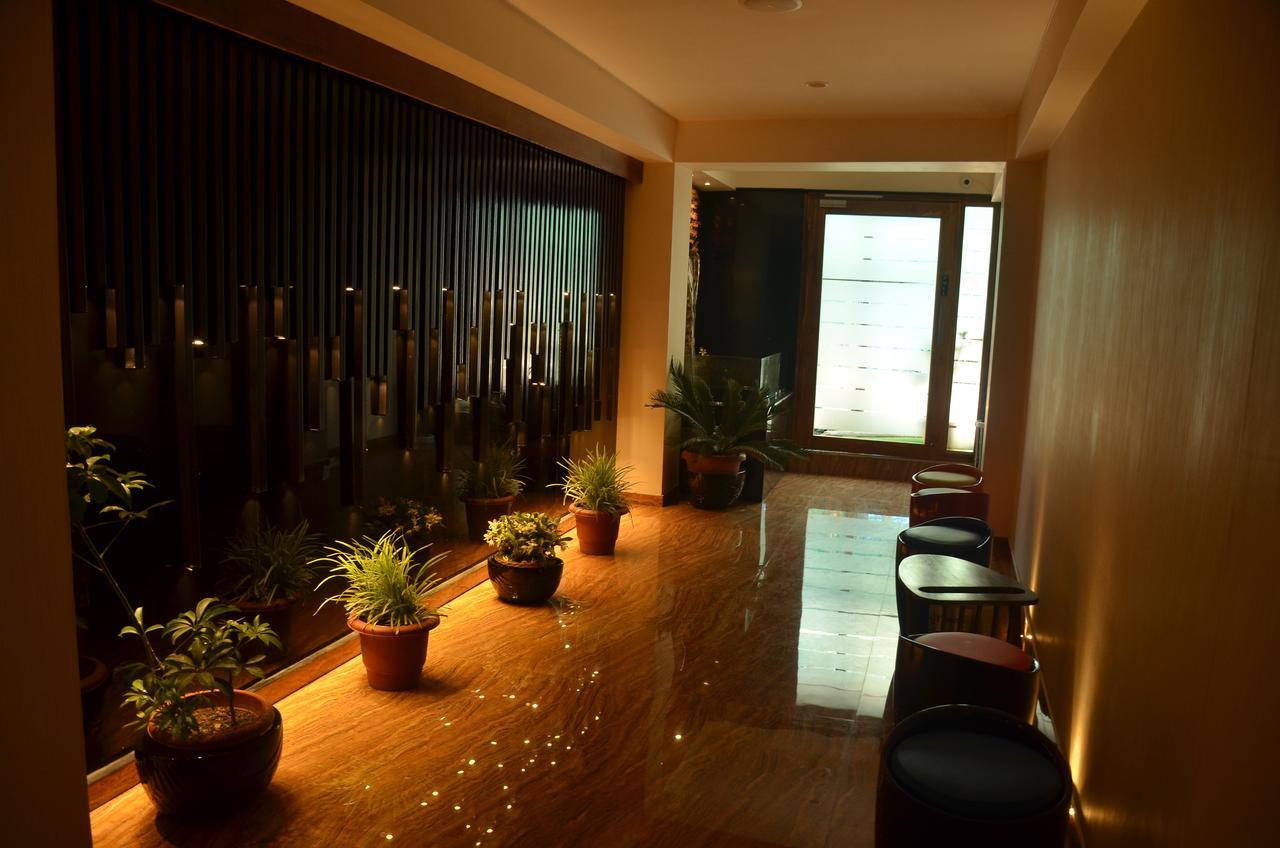 Hotel Aura Шиллонг Екстер'єр фото